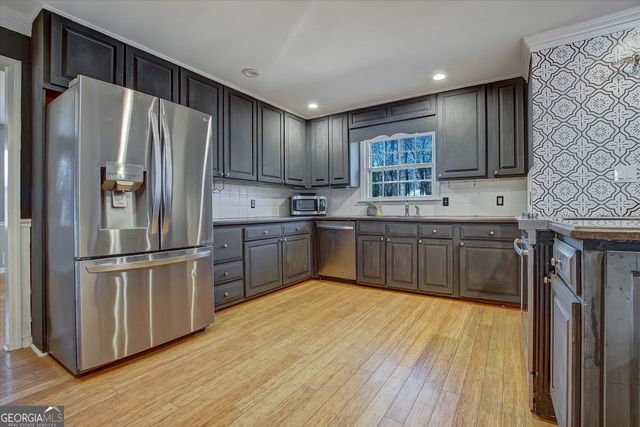 217 Lynn Drive, Fayetteville, GA 30215