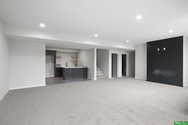 5509 N 212th Avenue, Elkhorn, NE 68022