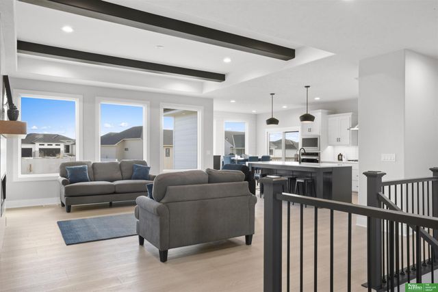 5509 N 212th Avenue, Elkhorn, NE 68022