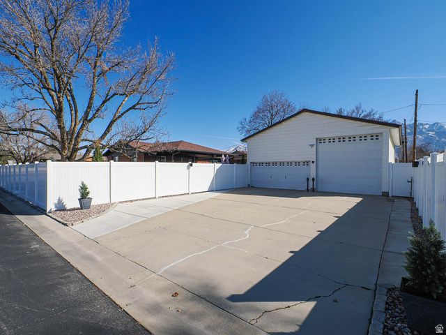 1048 E 5235 S, Salt Lake City, UT 84117