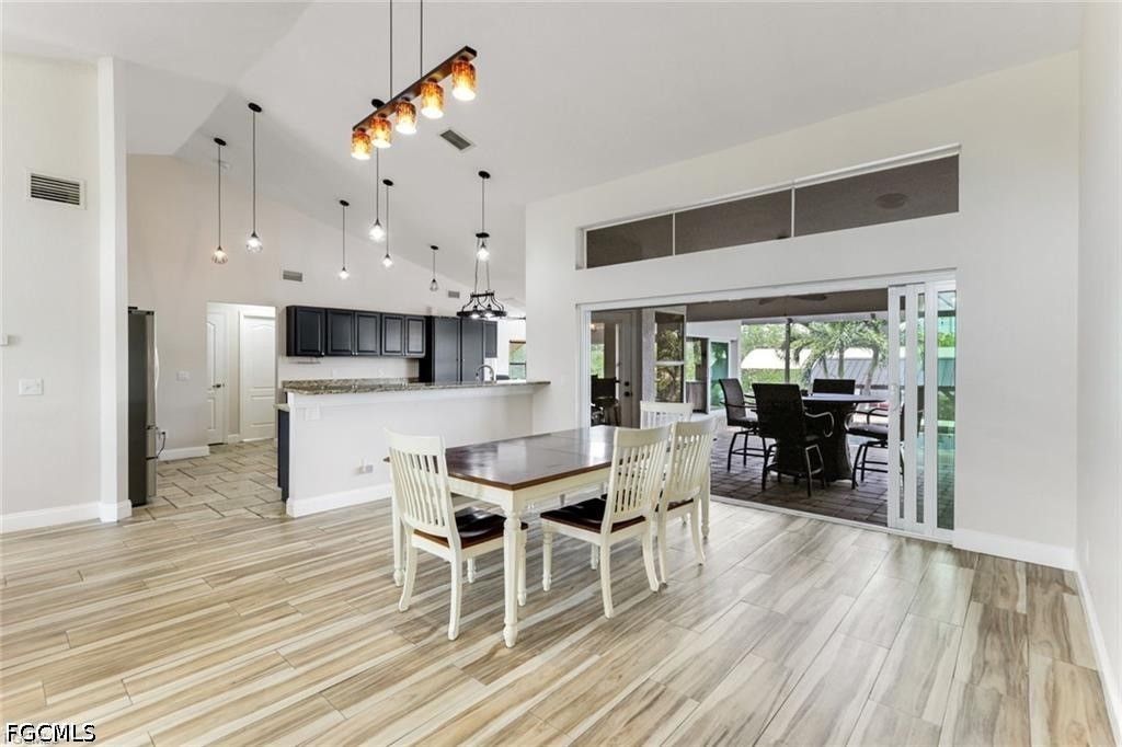 Image 11 of property listing at 2013 Everest PKWY, Cape Coral, FL 33904
