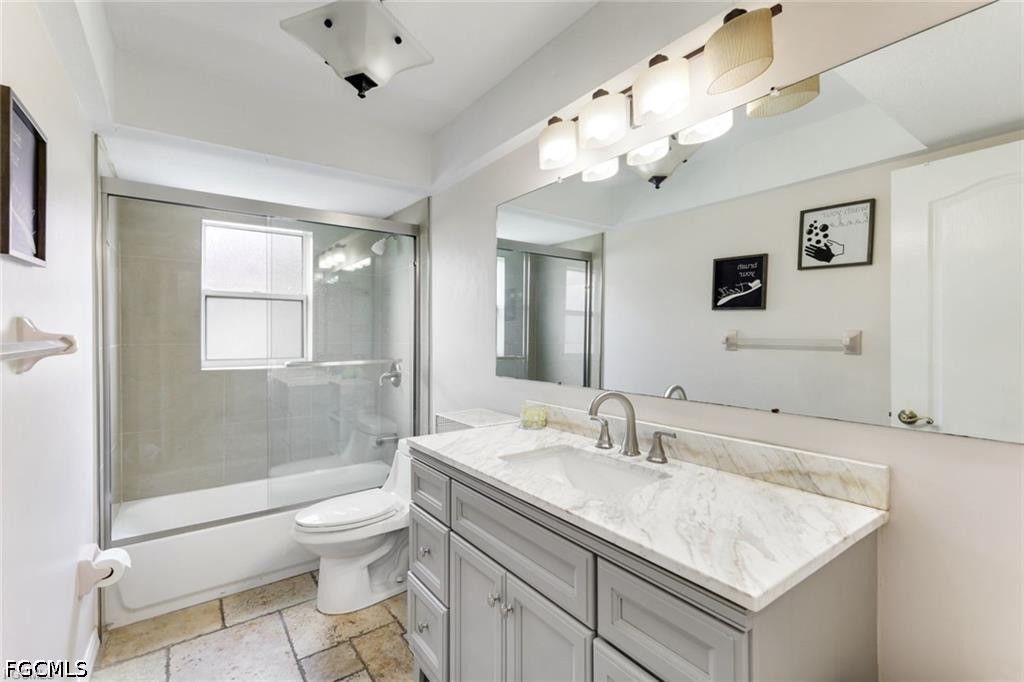 Image 24 of property listing at 2013 Everest PKWY, Cape Coral, FL 33904