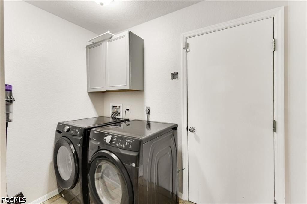 Image 27 of property listing at 2013 Everest PKWY, Cape Coral, FL 33904