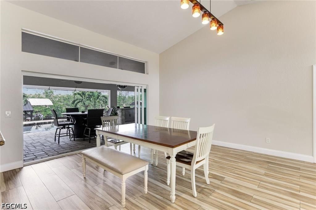 Image 9 of property listing at 2013 Everest PKWY, Cape Coral, FL 33904