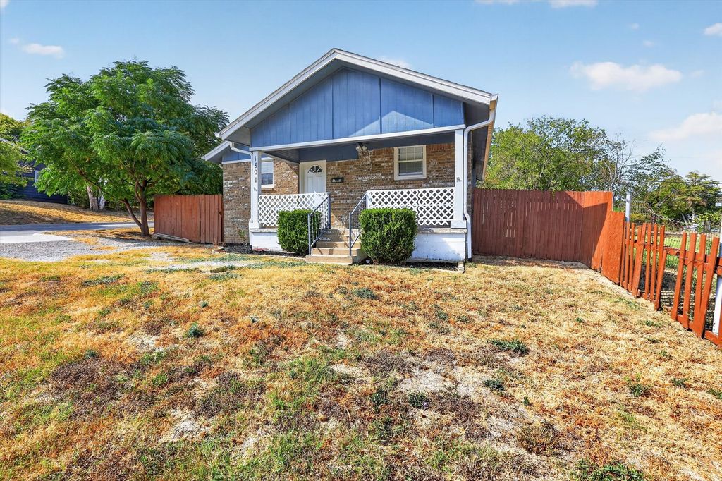 1801 E Harvey Avenue, Fort Worth, TX 76104 — exterior
