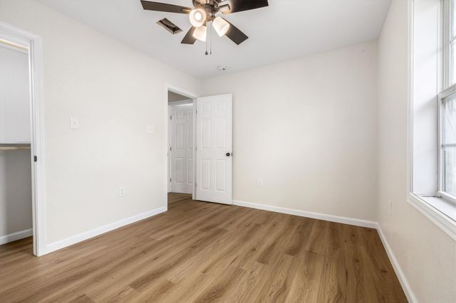 1127 Harris Way, Galveston, TX 77551