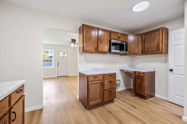 1127 Harris Way, Galveston, TX 77551