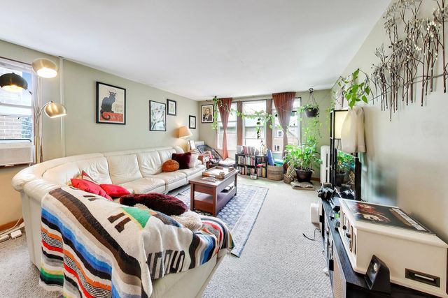 2643 N California Avenue, Chicago, IL 60647