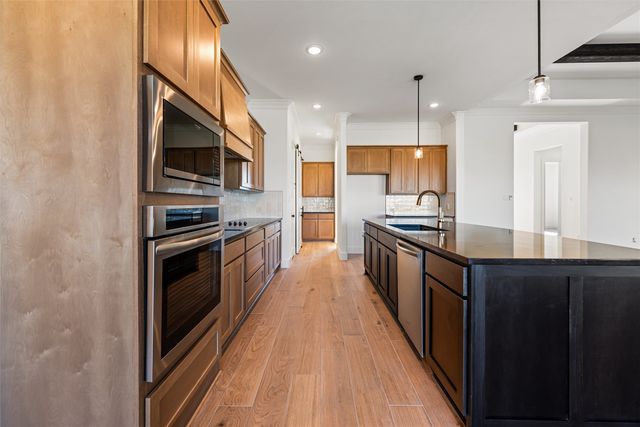 12116 Crystal Drive, Krum, TX 76249