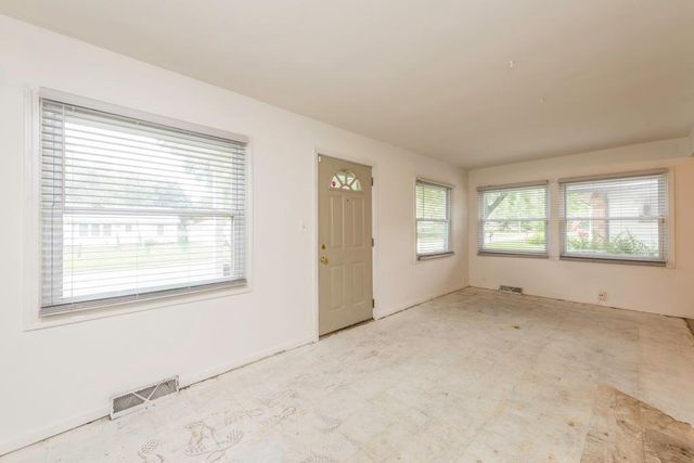 1220 Fulton Avenue, Winthrop Harbor, IL 60096