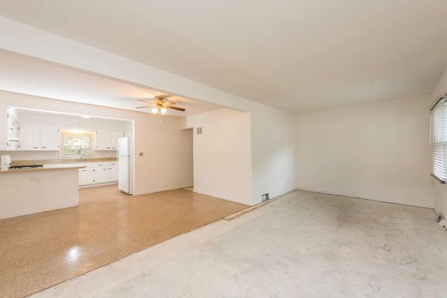 1220 Fulton Avenue, Winthrop Harbor, IL 60096