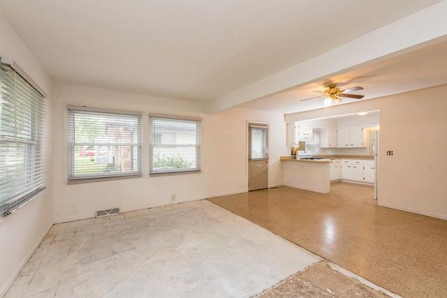 1220 Fulton Avenue, Winthrop Harbor, IL 60096
