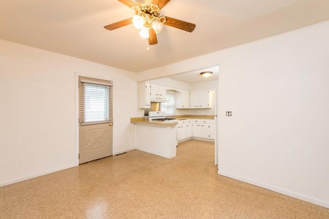 1220 Fulton Avenue, Winthrop Harbor, IL 60096