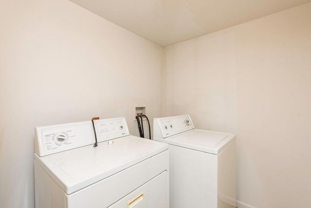 1220 Fulton Avenue, Winthrop Harbor, IL 60096