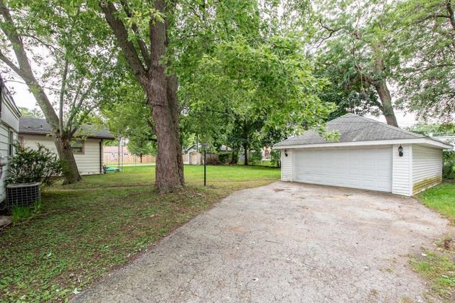 1220 Fulton Avenue, Winthrop Harbor, IL 60096