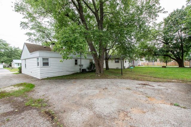 1220 Fulton Avenue, Winthrop Harbor, IL 60096