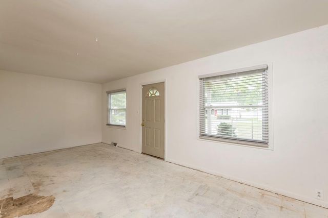 1220 Fulton Avenue, Winthrop Harbor, IL 60096