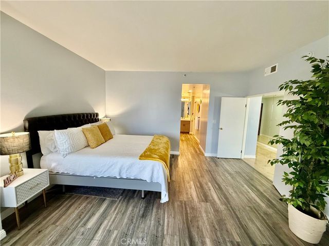 1310 E Ocean Boulevard 906, Long Beach, CA 90802