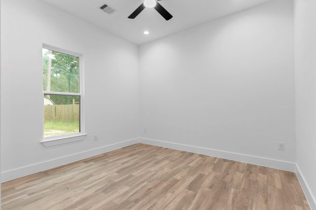 2806 Da Vince St, New Caney, TX 77357