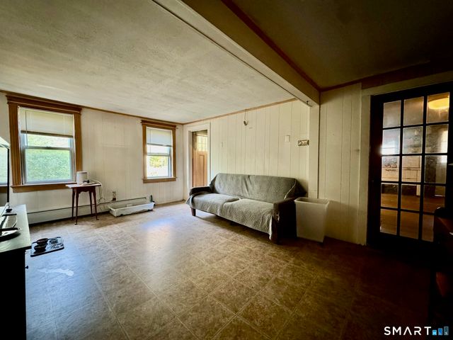 47 Central Pike, Foster, RI 02825