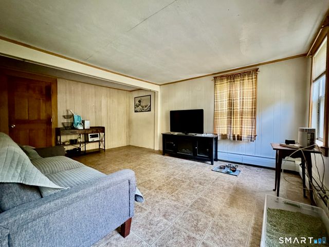 47 Central Pike, Foster, RI 02825
