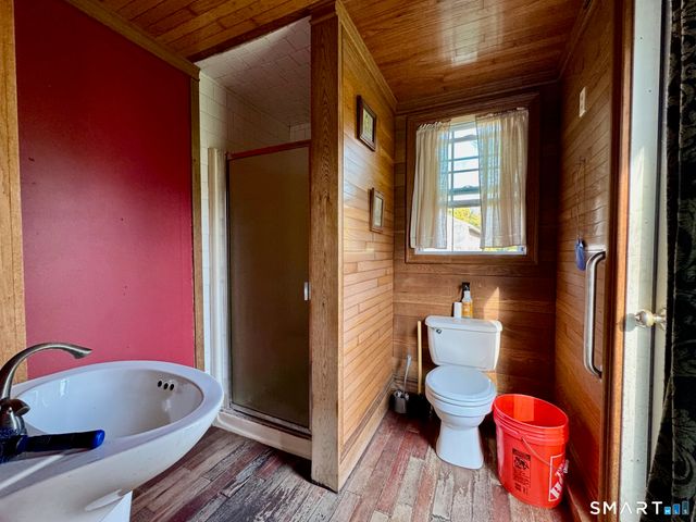 47 Central Pike, Foster, RI 02825