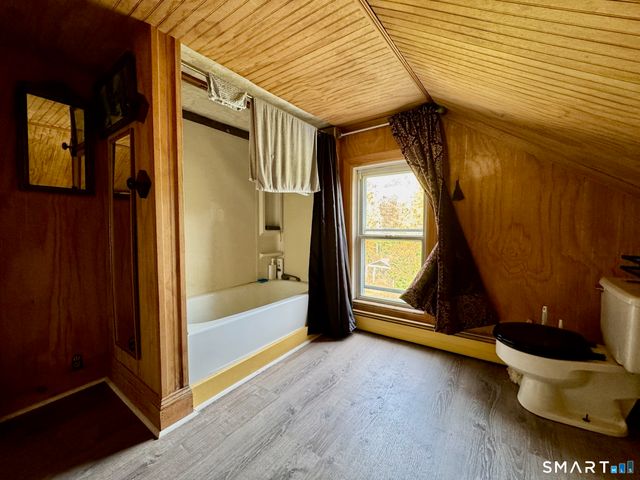 47 Central Pike, Foster, RI 02825