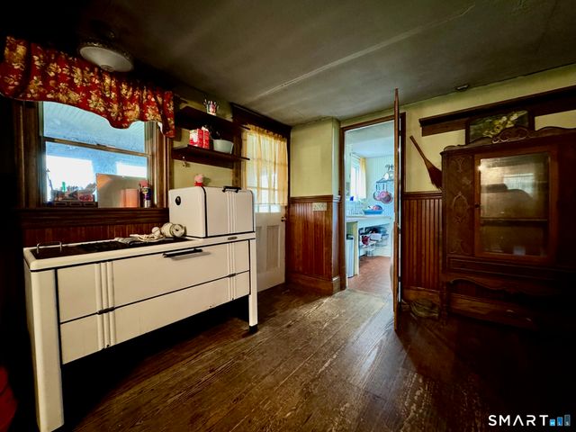 47 Central Pike, Foster, RI 02825