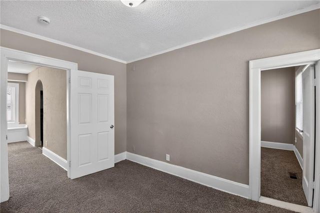10143 E Golf Avenue, Independence, MO 64053