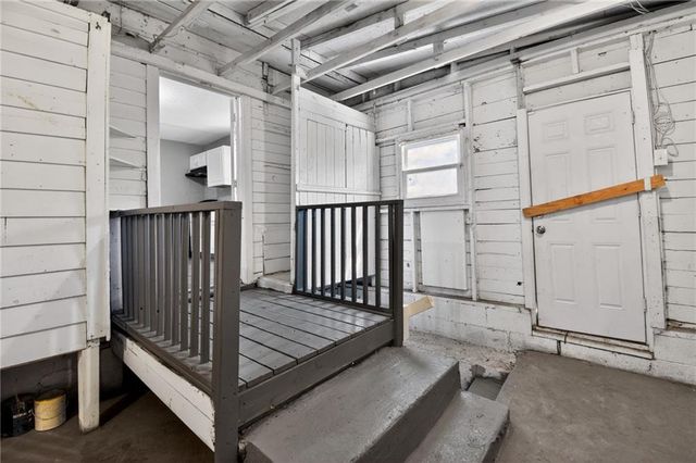 10143 E Golf Avenue, Independence, MO 64053