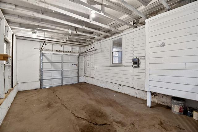 10143 E Golf Avenue, Independence, MO 64053