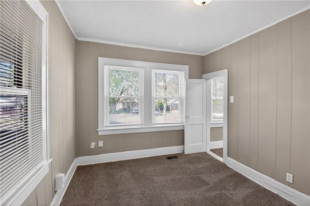10143 E Golf Avenue, Independence, MO 64053
