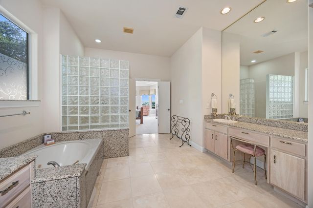 17909 Kingfisher Ridge DR, Lago Vista, TX 78645