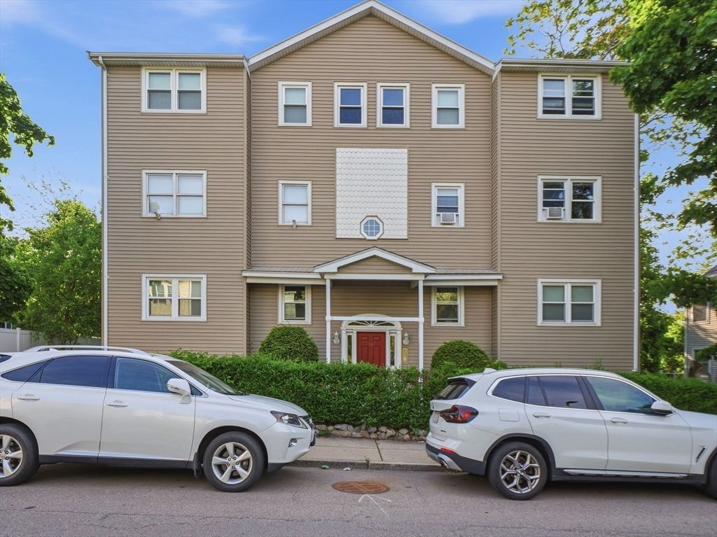59 Monadnock St 8, Boston, MA 02125