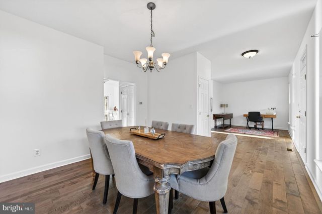 8840 MAPLEVILLE RD, Mount Airy, MD 21771