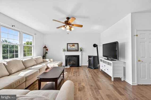 8840 MAPLEVILLE RD, Mount Airy, MD 21771
