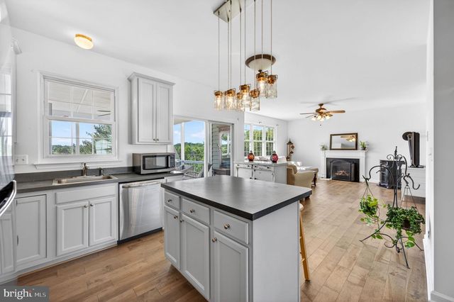 8840 MAPLEVILLE RD, Mount Airy, MD 21771