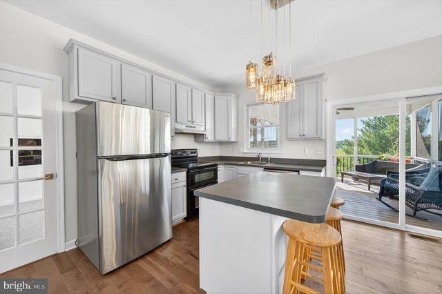 8840 MAPLEVILLE RD, Mount Airy, MD 21771