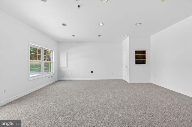 8840 MAPLEVILLE RD, Mount Airy, MD 21771