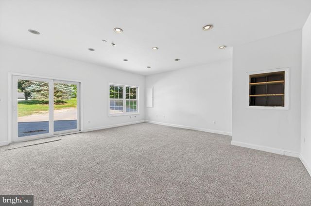 8840 MAPLEVILLE RD, Mount Airy, MD 21771
