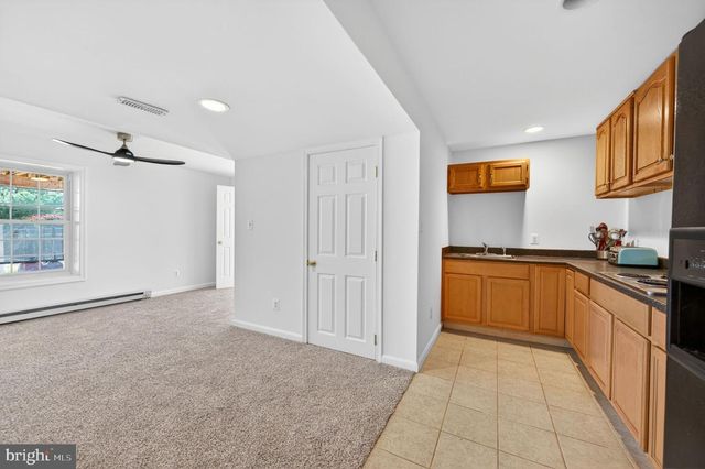 8840 MAPLEVILLE RD, Mount Airy, MD 21771