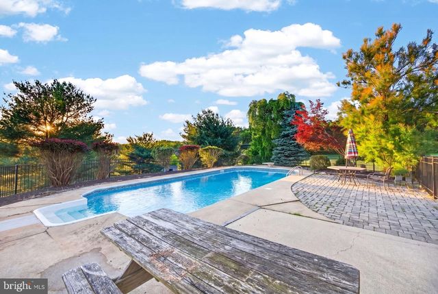 8840 MAPLEVILLE RD, Mount Airy, MD 21771
