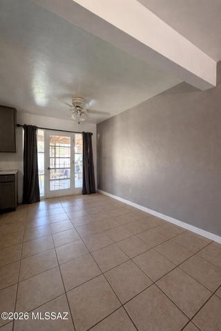 5450 E Hawthorne Street, Tucson, AZ 85711