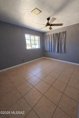 5450 E Hawthorne Street, Tucson, AZ 85711