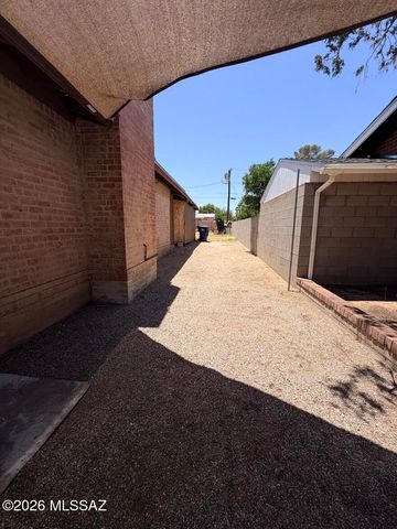 5450 E Hawthorne Street, Tucson, AZ 85711