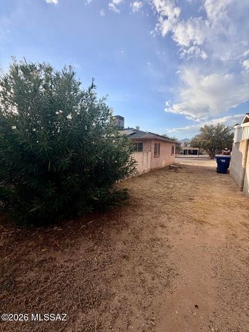5450 E Hawthorne Street, Tucson, AZ 85711