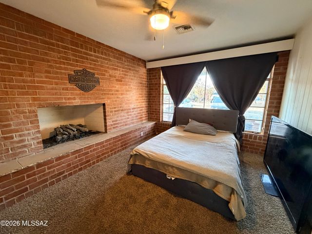 5450 E Hawthorne Street, Tucson, AZ 85711