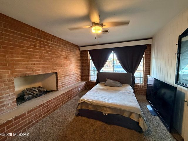 5450 E Hawthorne Street, Tucson, AZ 85711