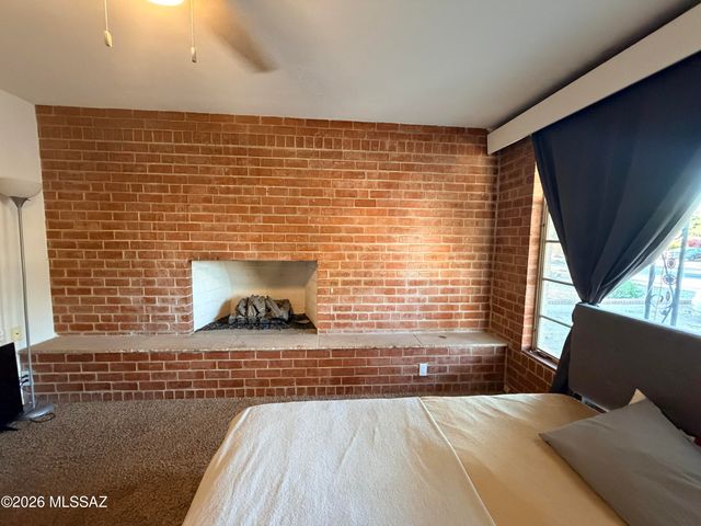 5450 E Hawthorne Street, Tucson, AZ 85711