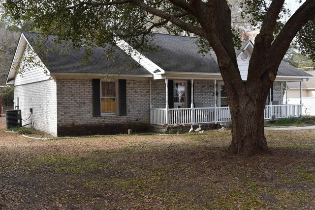 1044 Forest Dr., Conway, SC 29526